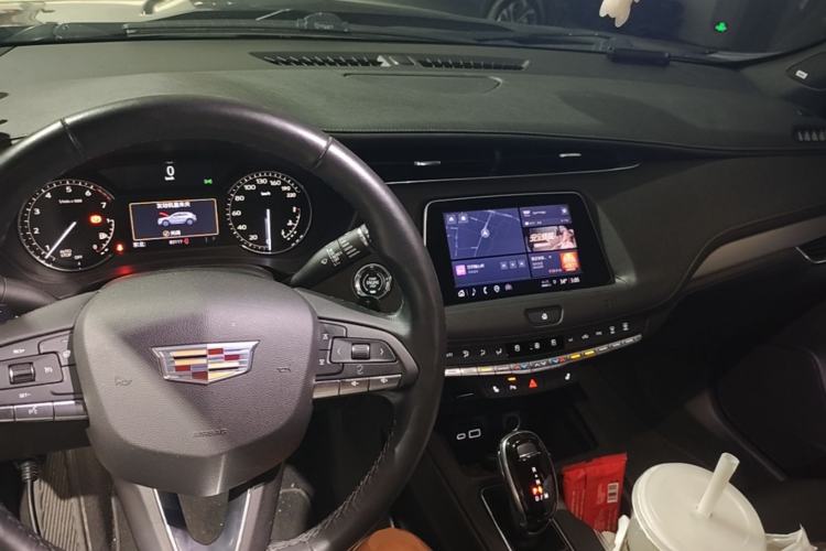 Used Cadillac XT4 2021 28T Two-Wheel Drive Leading Version Center Console