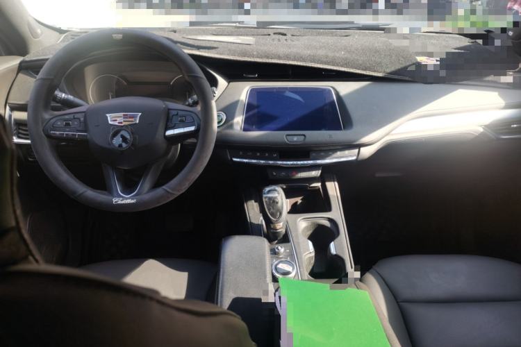 Used Cadillac XT4 2021 28T Two-Wheel Drive Leading Version Center Console