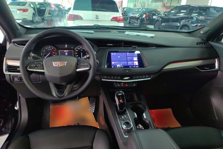 Used Cadillac XT4 2021 28T Two-Wheel Drive Leading Version Center Console