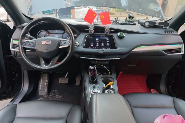 Used Cadillac XT4 2021 28T Two-Wheel Drive Luxury Version Center Console