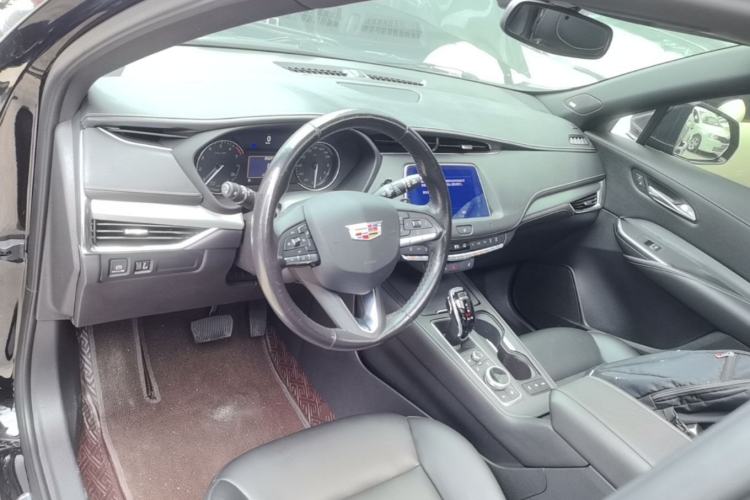 Used Cadillac XT4 2021 28T Two-Wheel Drive Leading Version Center Console