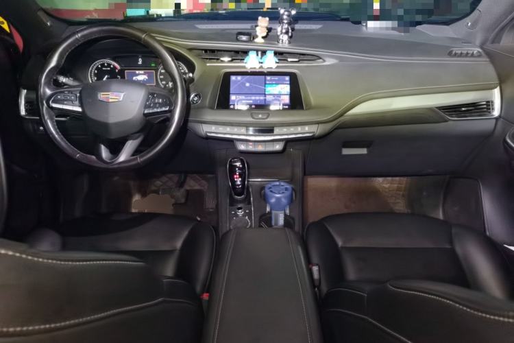 Used Cadillac XT4 2021 28T Two-Wheel Drive Leading Version Center Console