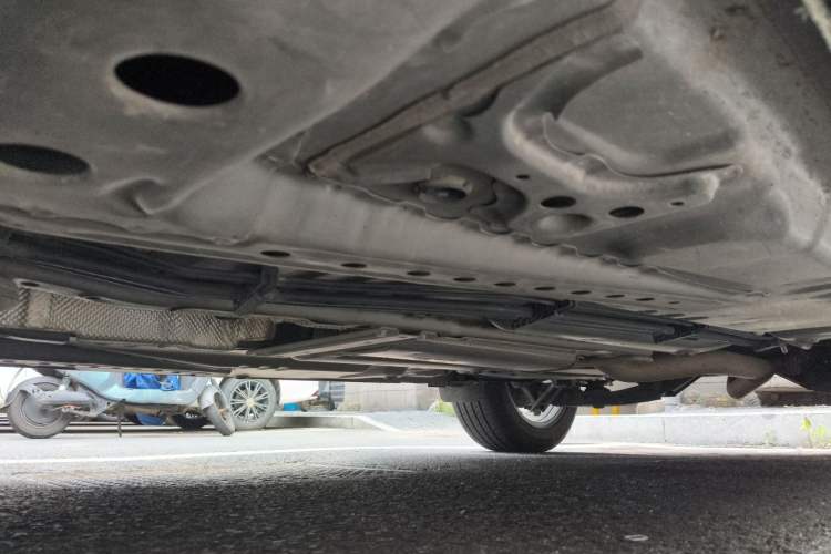 Used Cadillac XT4 2021 28T Two-Wheel Drive Tech Edition Chassis Rear Left