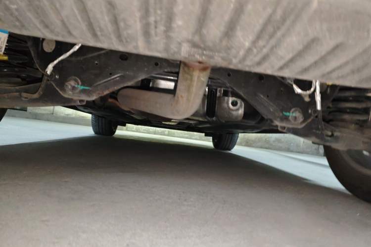 Used Cadillac XT4 2021 28T Two-Wheel Drive Tech Edition Chassis Rear