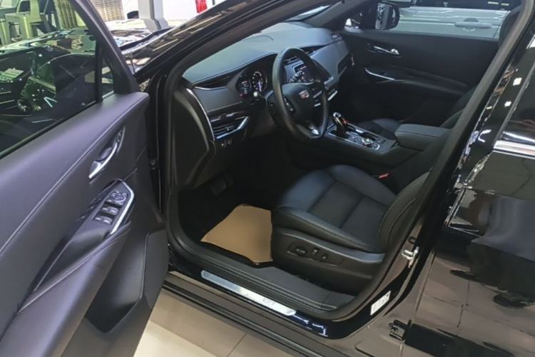 Used Cadillac XT4 2021 28T Two-Wheel Drive Tech Edition Driver Seat