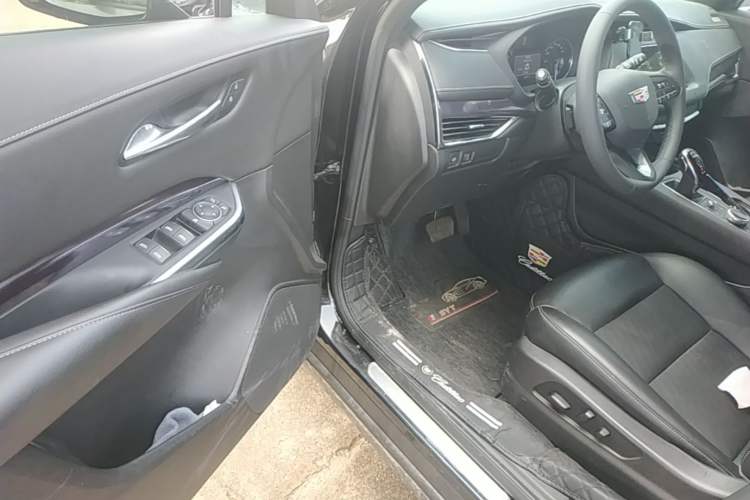 Used Cadillac XT4 2021 28T Two-Wheel Drive Tech Edition Driver Seat