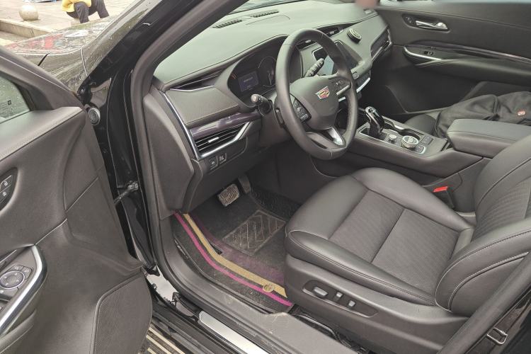 Used Cadillac XT4 2021 28T Two-Wheel Drive Tech Edition Driver Seat