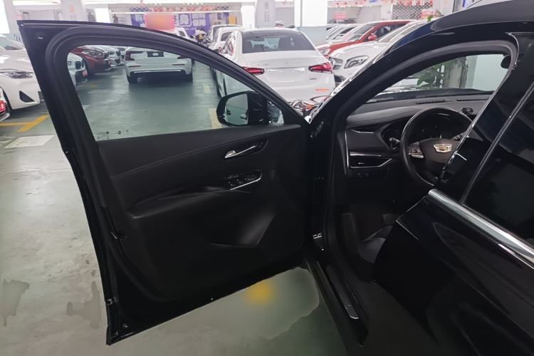 Used Cadillac XT4 2021 28T Two-Wheel Drive Tech Edition Driver Seat