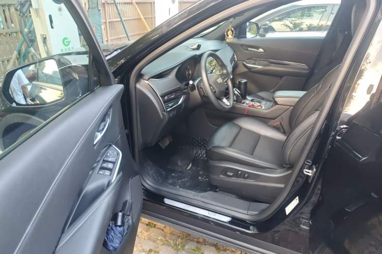Used Cadillac XT4 2021 28T Two-Wheel Drive Tech Edition Driver Seat