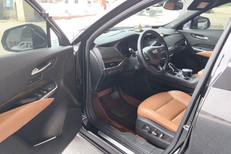 Used Cadillac XT4 2021 28T Four-Wheel Drive Platinum Edition Driver Seat