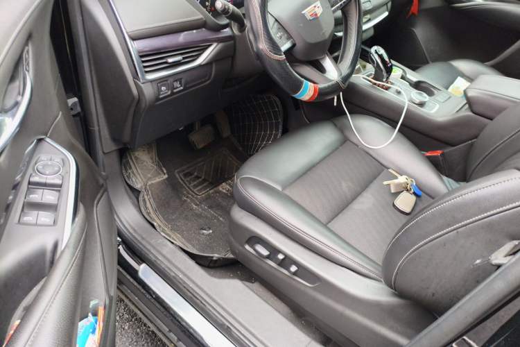 Used Cadillac XT4 2021 28T Two-Wheel Drive Tech Edition Driver Seat