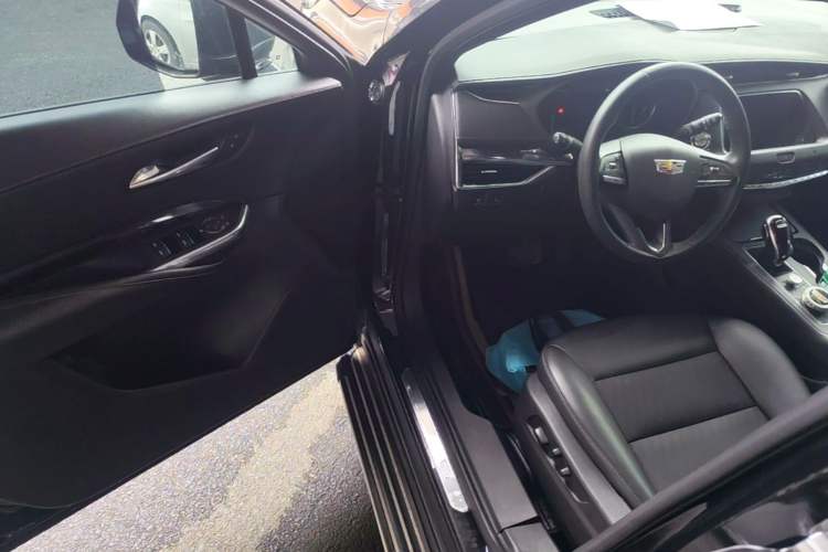Used Cadillac XT4 2021 28T Two-Wheel Drive Tech Edition Driver Seat