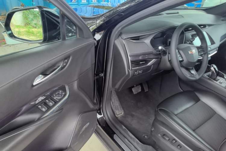 Used Cadillac XT4 2021 28T Two-Wheel Drive Tech Edition Driver Seat