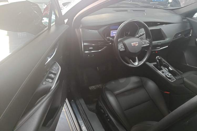 Used Cadillac XT4 2021 28T Two-Wheel Drive Tech Edition Driver Seat