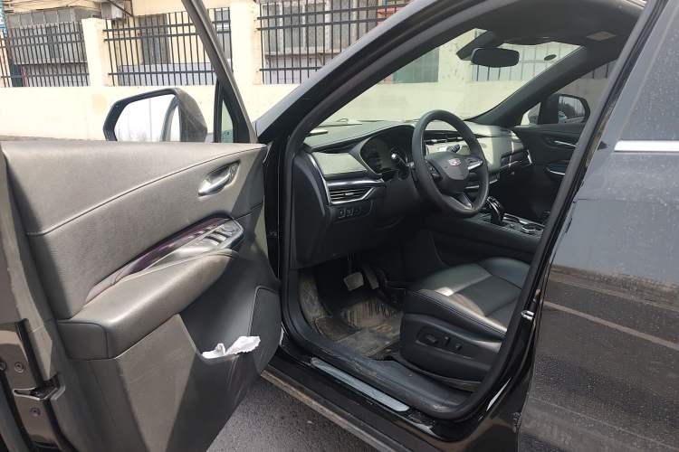 Used Cadillac XT4 2021 28T Two-Wheel Drive Tech Edition Driver Seat