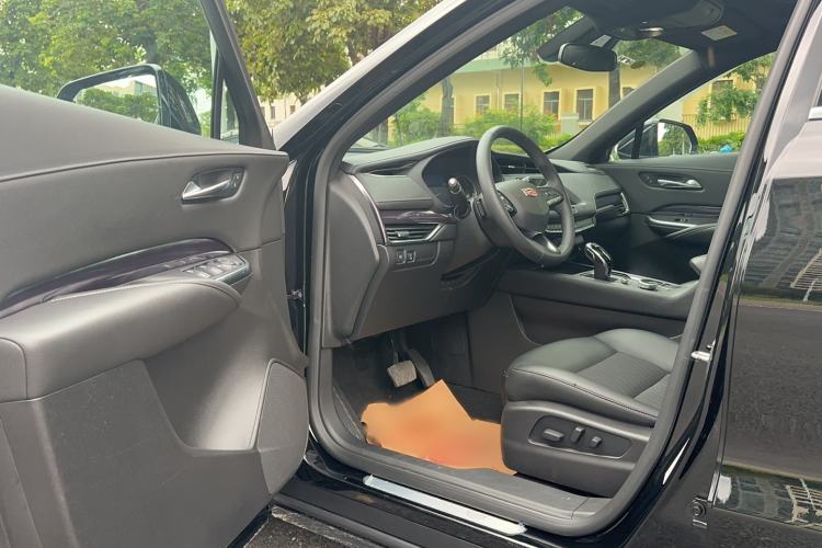 Used Cadillac XT4 2021 28T Two-Wheel Drive Tech Edition Driver Seat