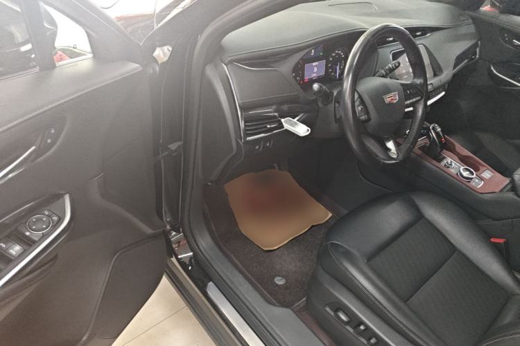 Used Cadillac XT4 2021 28T Two-Wheel Drive Tech Edition Driver Seat