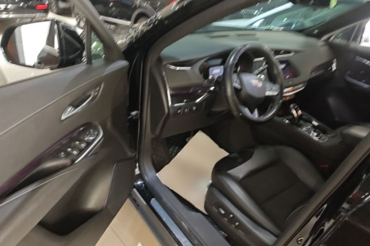 Used Cadillac XT4 2021 28T Two-Wheel Drive Tech Edition Driver Seat