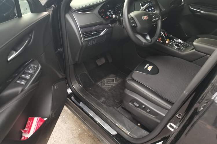 Used Cadillac XT4 2021 28T Two-Wheel Drive Tech Edition Driver Seat