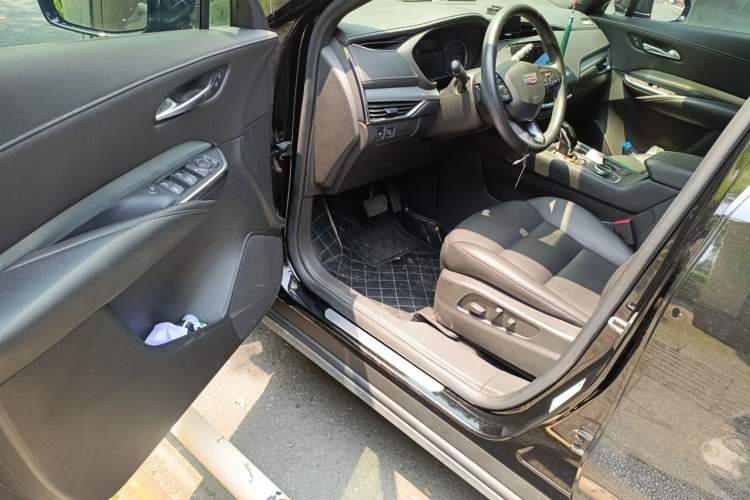 Used Cadillac XT4 2021 28T Two-Wheel Drive Leading Version Driver Seat