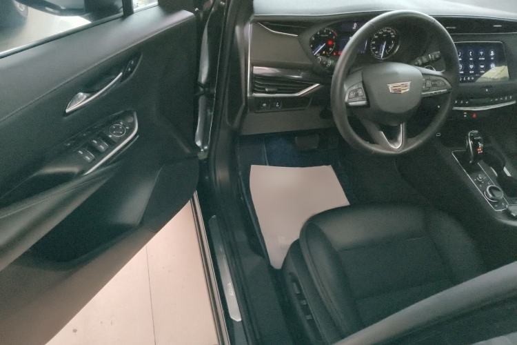 Used Cadillac XT4 2021 28T Two-Wheel Drive Tech Edition Driver Seat