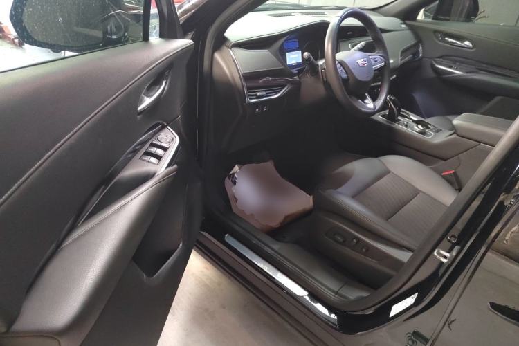 Used Cadillac XT4 2021 28T Two-Wheel Drive Tech Edition Driver Seat