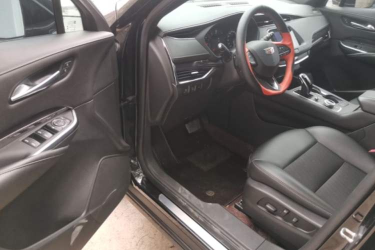 Used Cadillac XT4 2021 28T Two-Wheel Drive Tech Edition Driver Seat