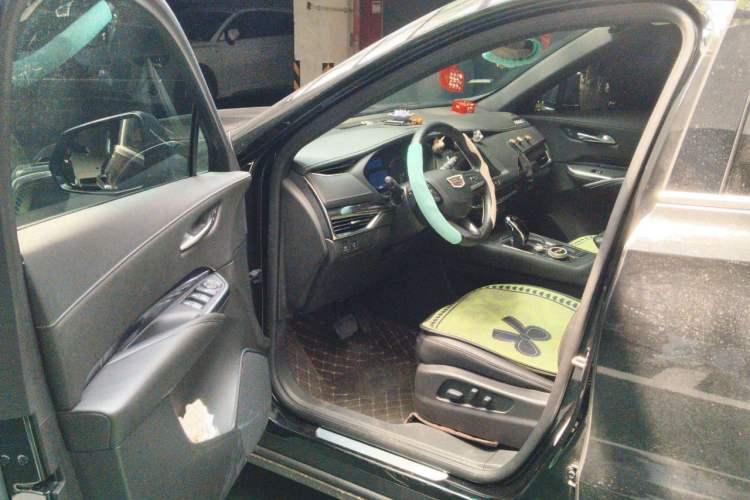Used Cadillac XT4 2021 28T Two-Wheel Drive Tech Edition Driver Seat