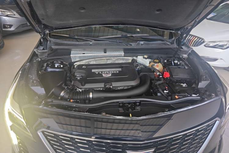 Used Cadillac XT4 2021 28T Two-Wheel Drive Luxury Version Engine Bay