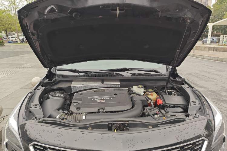 Used Cadillac XT4 2021 28T Two-Wheel Drive Tech Edition Engine Bay