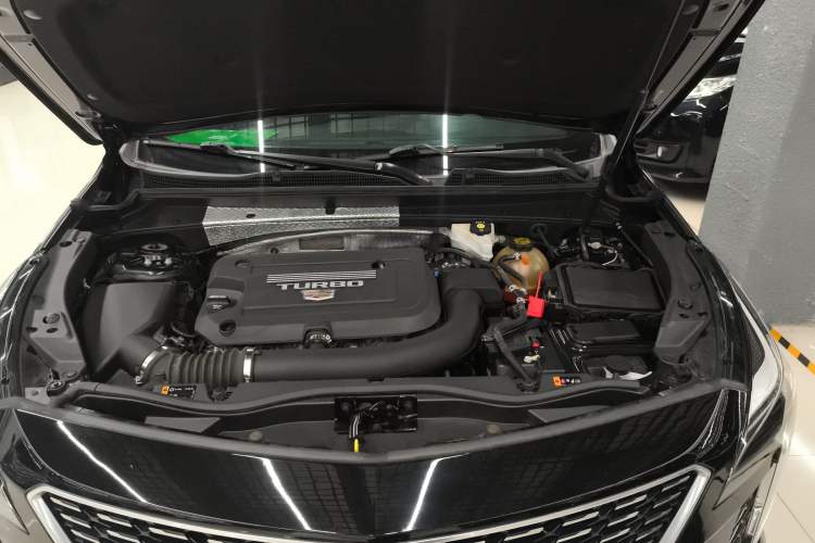 Used Cadillac XT4 2021 28T Two-Wheel Drive Luxury Version Engine Bay