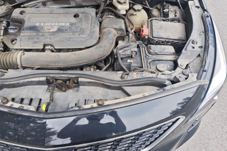 Used Cadillac XT4 2021 28T Two-Wheel Drive Tech Edition Engine Bay Left
