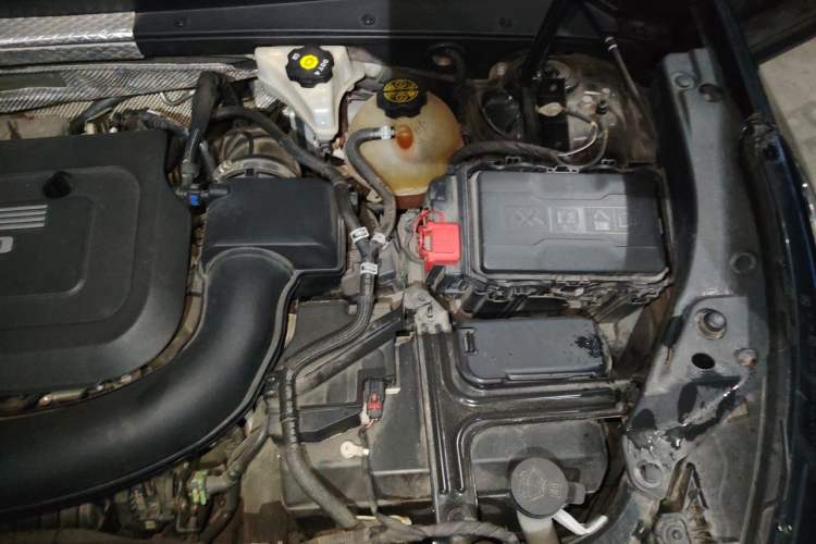 Used Cadillac XT4 2021 28T Two-Wheel Drive Tech Edition Engine Bay Left