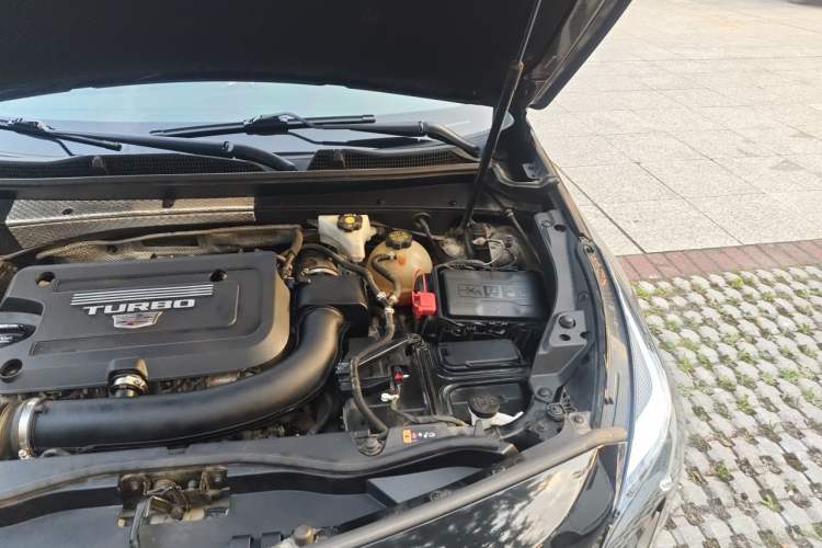 Used Cadillac XT4 2021 28T Two-Wheel Drive Tech Edition Engine Bay Left