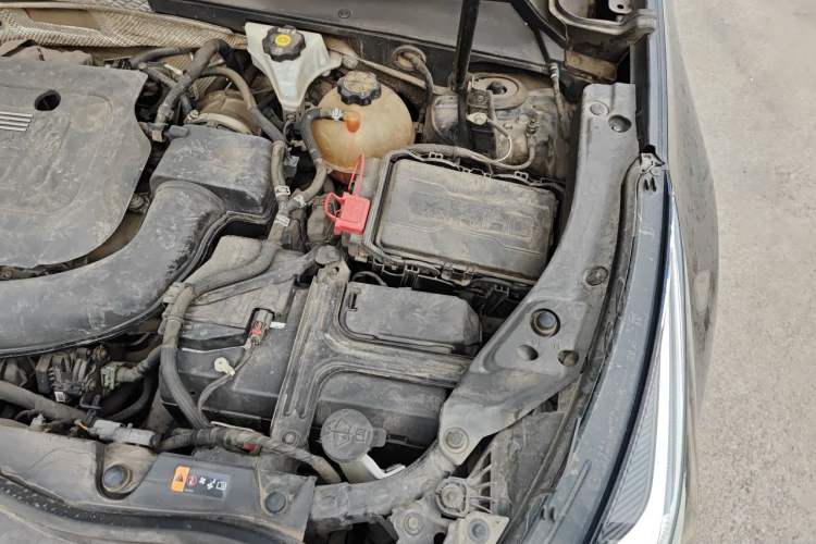 Used Cadillac XT4 2021 28T Two-Wheel Drive Leading Version Engine Bay Left
