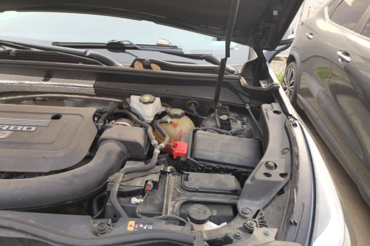 Used Cadillac XT4 2021 28T Two-Wheel Drive Leading Version Engine Bay Left
