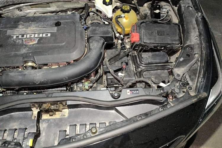 Used Cadillac XT4 2021 28T Two-Wheel Drive Luxury Version Engine Bay Left
