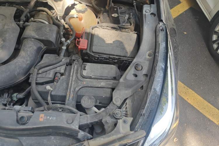 Used Cadillac XT4 2021 28T Two-Wheel Drive Leading Version Engine Bay Left