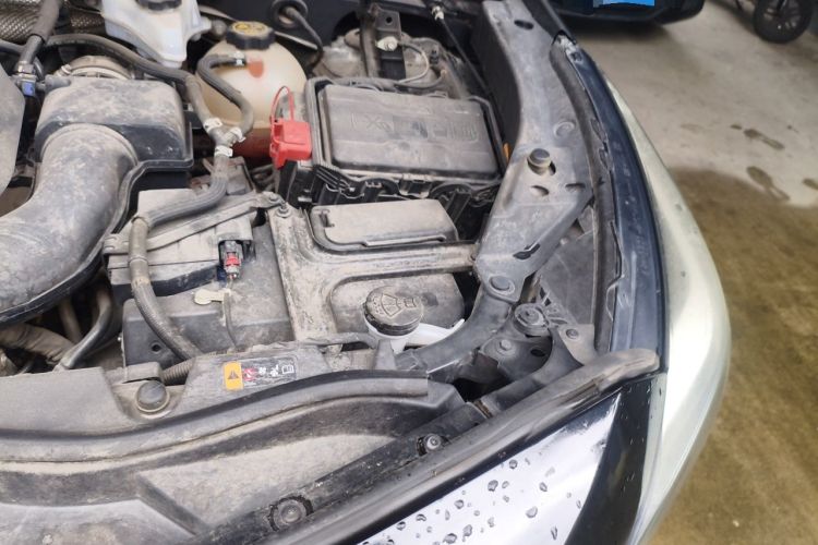 Used Cadillac XT4 2021 28T Two-Wheel Drive Leading Version Engine Bay Left