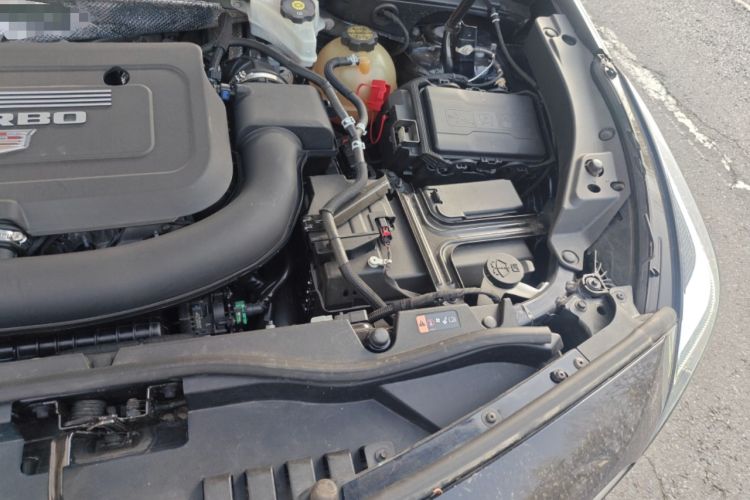 Used Cadillac XT4 2021 28T Two-Wheel Drive Luxury Version Engine Bay Left