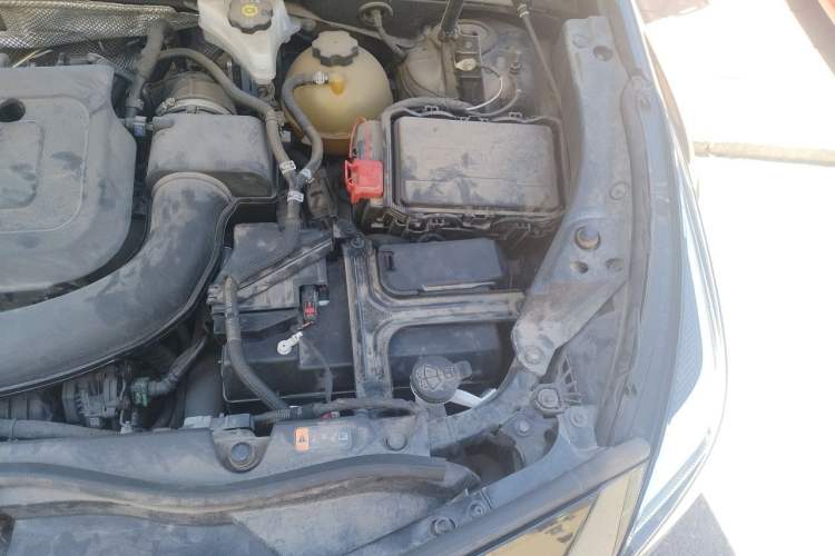 Used Cadillac XT4 2021 28T Two-Wheel Drive Tech Edition Engine Bay Left