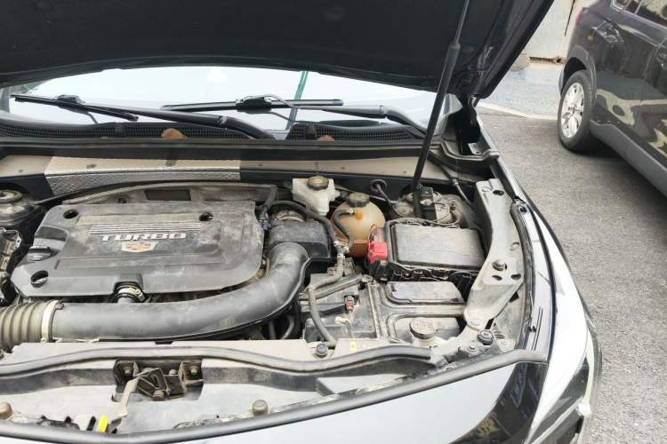 Used Cadillac XT4 2021 28T Two-Wheel Drive Tech Edition Engine Bay Left
