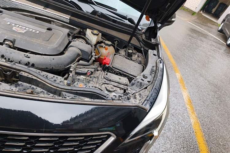 Used Cadillac XT4 2021 28T Two-Wheel Drive Tech Edition Engine Bay Left