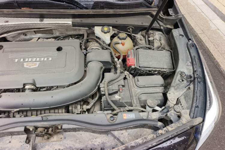 Used Cadillac XT4 2021 28T Two-Wheel Drive Luxury Version Engine Bay Left