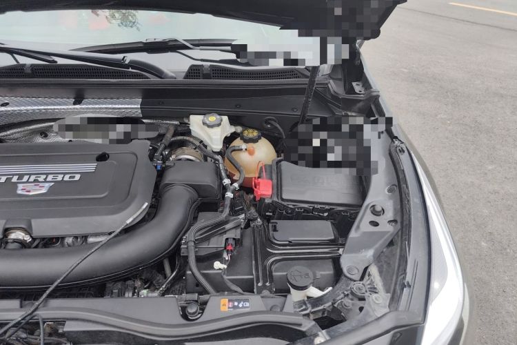 Used Cadillac XT4 2021 28T Two-Wheel Drive Luxury Version Engine Bay Left