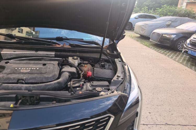 Used Cadillac XT4 2021 28T Two-Wheel Drive Leading Version Engine Bay Left