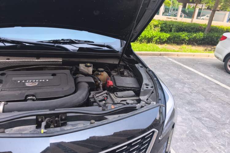 Used Cadillac XT4 2021 28T Two-Wheel Drive Leading Version Engine Bay Left