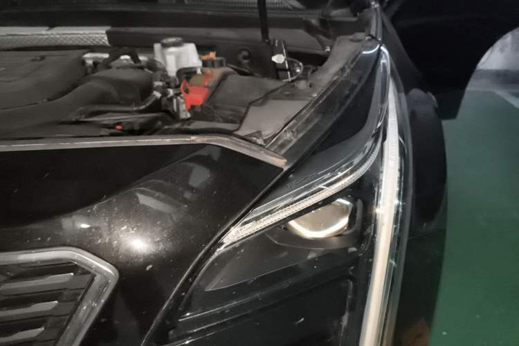 Used Cadillac XT4 2021 28T Four-Wheel-Drive Leading Edition Engine Bay Left