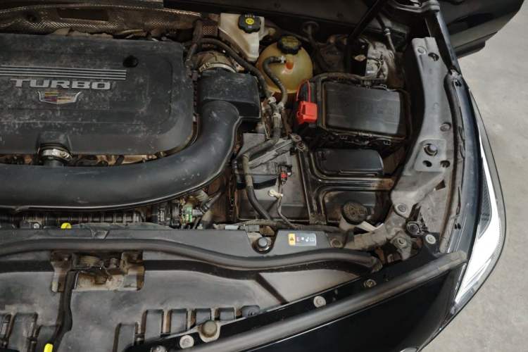 Used Cadillac XT4 2021 28T Two-Wheel Drive Tech Edition Engine Bay Left