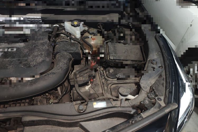 Used Cadillac XT4 2021 28T Two-Wheel Drive Tech Edition Engine Bay Left